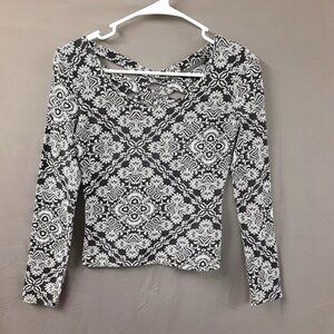 Charlotte Russe Girl's Top Size SMALL Long Sleeve, Pullover, Cotton Blend